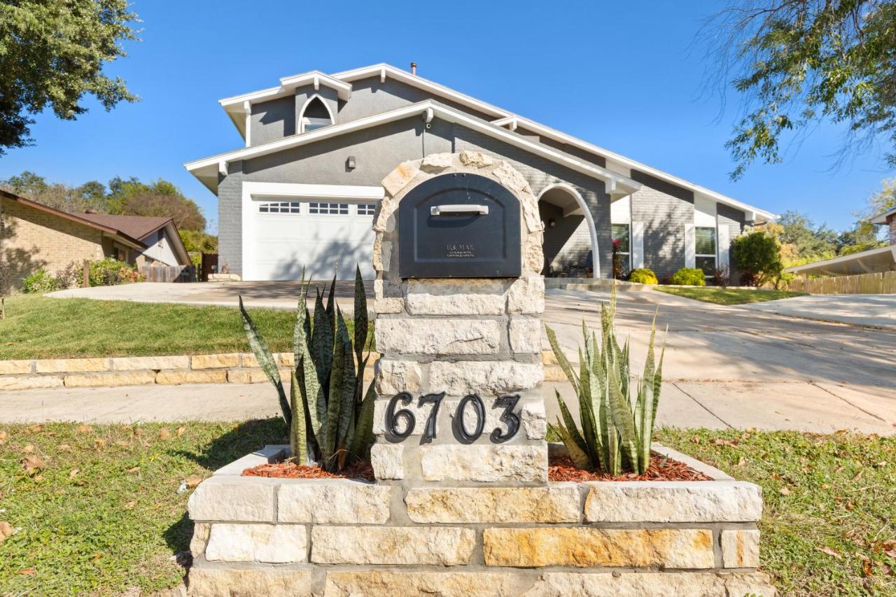 Cyc Mega House With Bbq Gazebo *